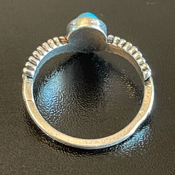 Turquoise stone princess crown ring - Picture 4 of 8